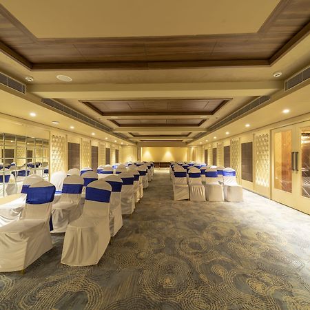 Bhagini Icon Domlur Hotel Бангалор Екстериор снимка